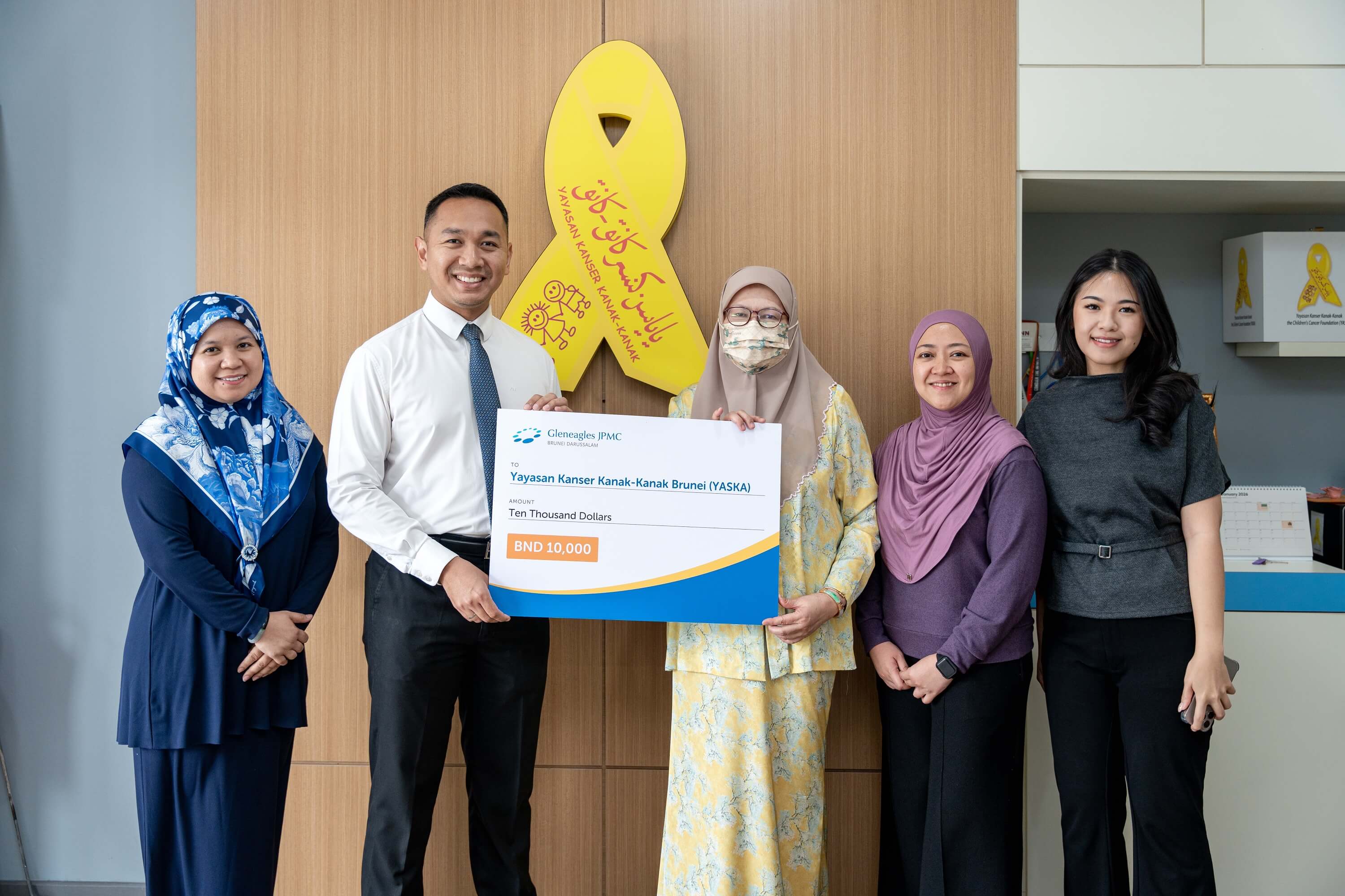 GLENEAGLES JPMC DONATES BND 10,000 TO SUPPORT LOCAL FOCUS CENTRES